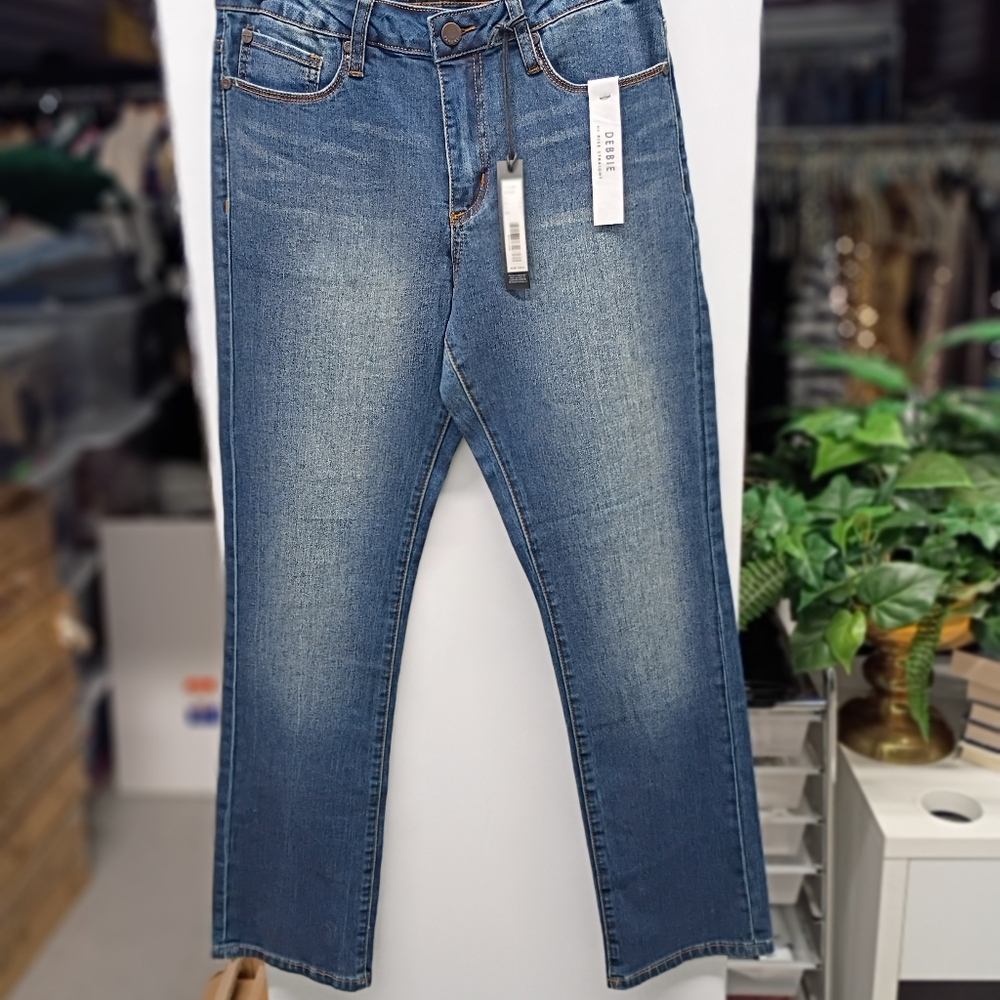 Women's Tahari Mid-Rise Straight Jeans - Picture 6 of 16